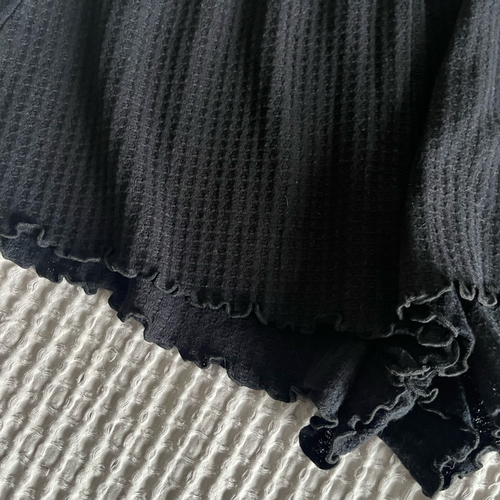 Black Ruffled Waffle Shorts - Picture 3 of 5